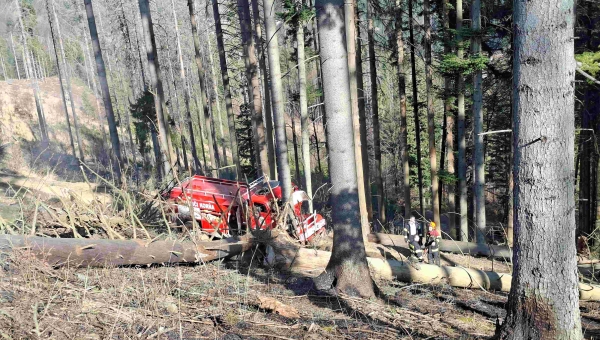 15.3.2026 Dohasenie lesného požiaru vo Vysoká nad Kysucou